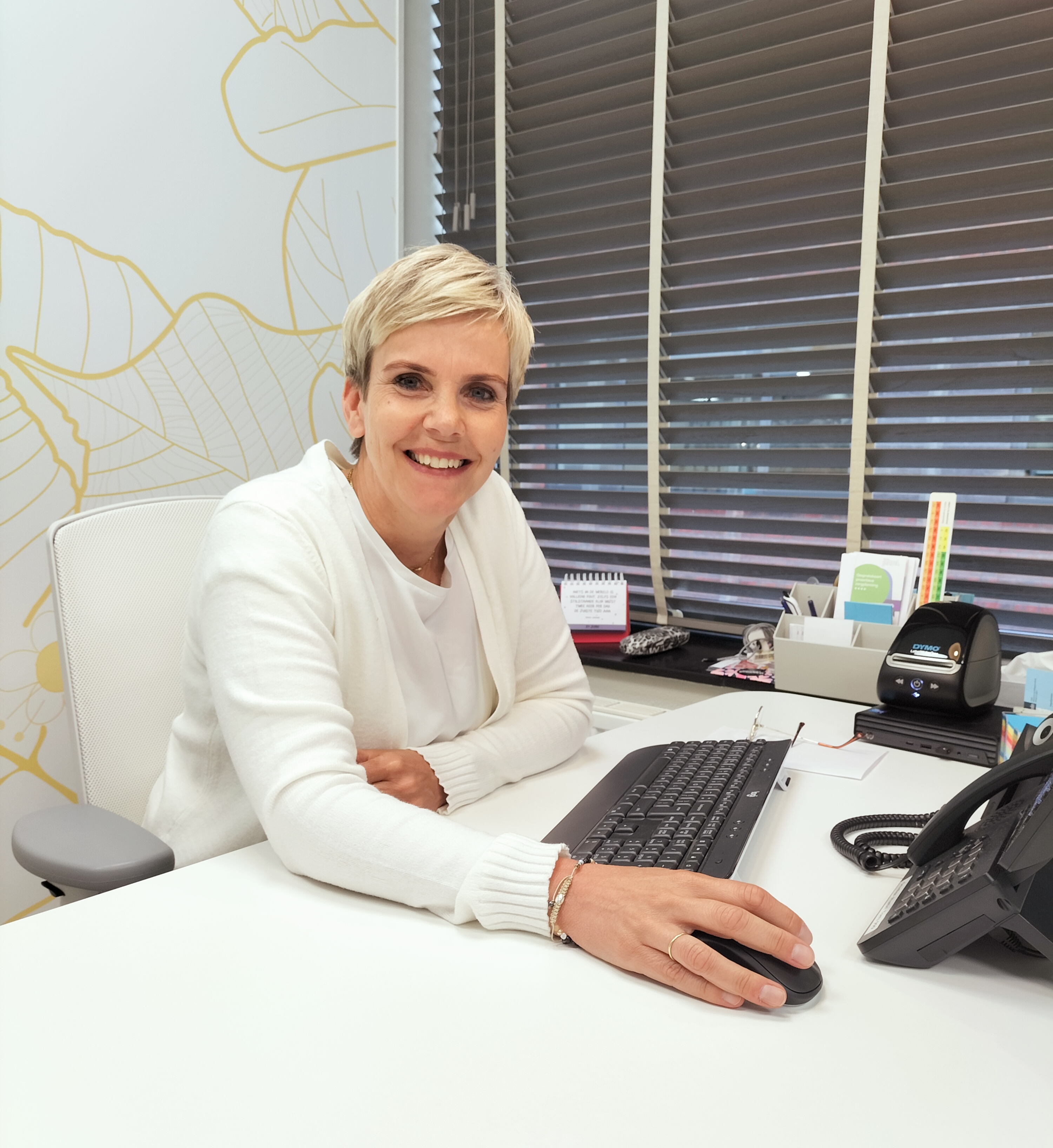 Angelique-Bouwhuis-(1).jpg Angelique-Bouwhuis-(1).jpg