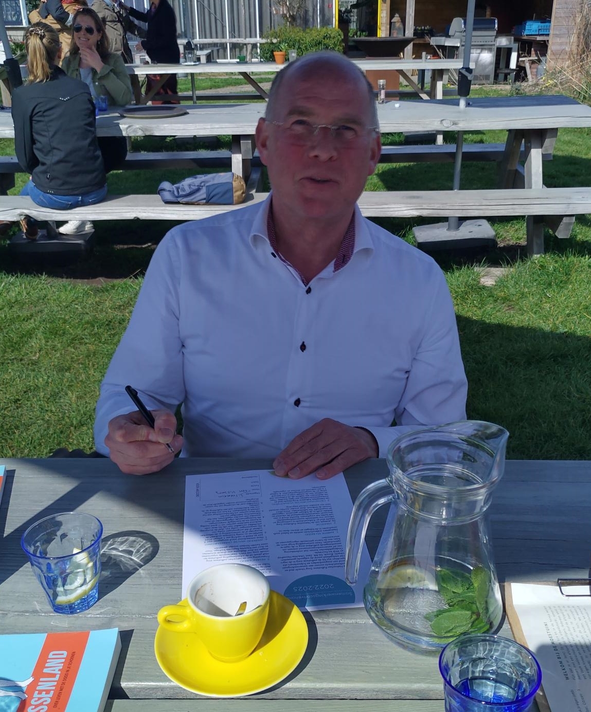 Ton-(1).jpg Ton-(1).jpg